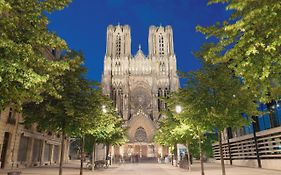 Le cœur de Reims, la mairie et le Boulingrin